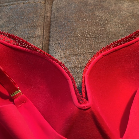 NWOT Incredible by Victoria Secret, Demi Bra, 38B. - Picture 6 of 10